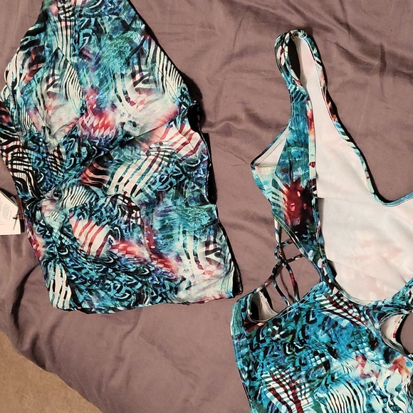 Too small - Picture 7 of 7